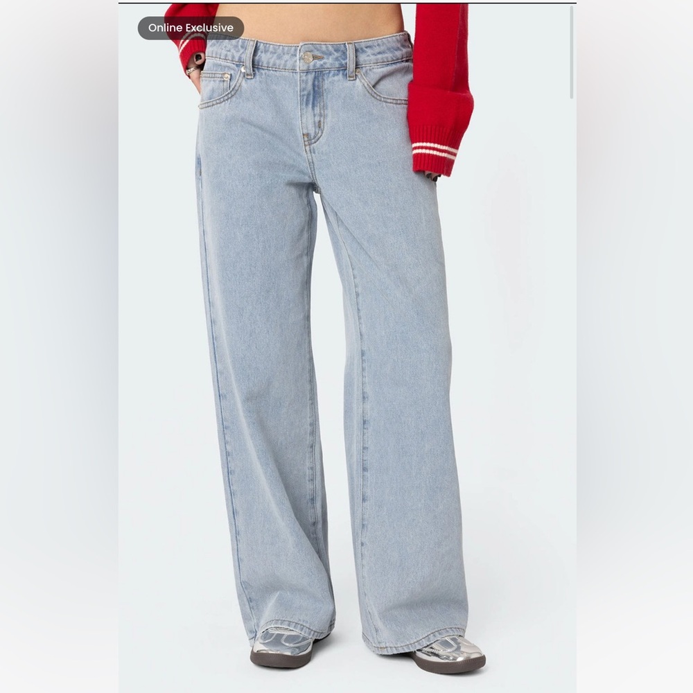 Edikted Raelynn Washed Low Rise Jeans - Picture 3 of 7
